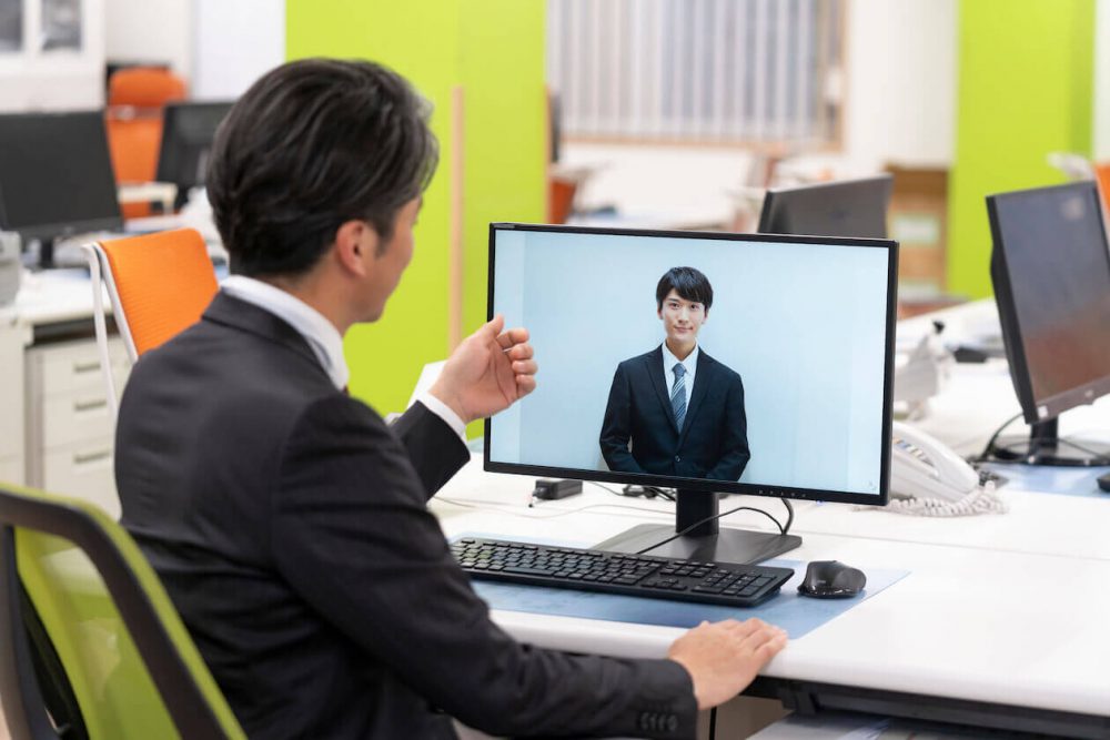 新卒採用のオンライン化をめぐる動き